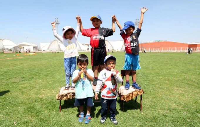 Todos los niños se fueron felices con sus medallas.