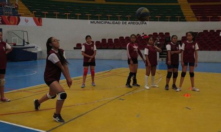 Progresos en vóley y fulbito de vacaciones útiles del municipio provincial