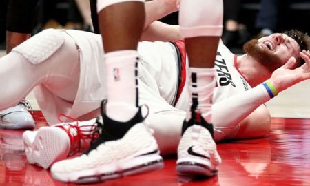 Nurkic quedó tendido en la pista, retorciéndose de dolor hasta que llegaron los médicos.