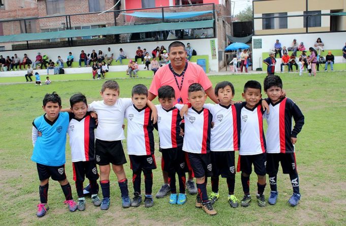 Joyitas de la sub-7 de la Escuela Fútbol Cracks. 