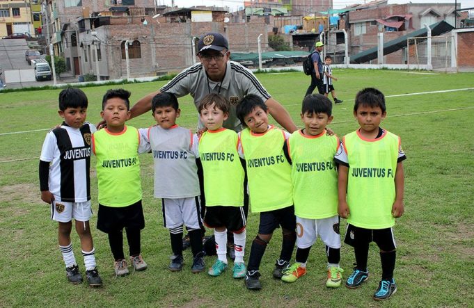 Estos peloteritos de la sub-6 de Juventus la están rompiendo.