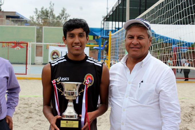 Fernando Flores, el mejor jugador en varones.