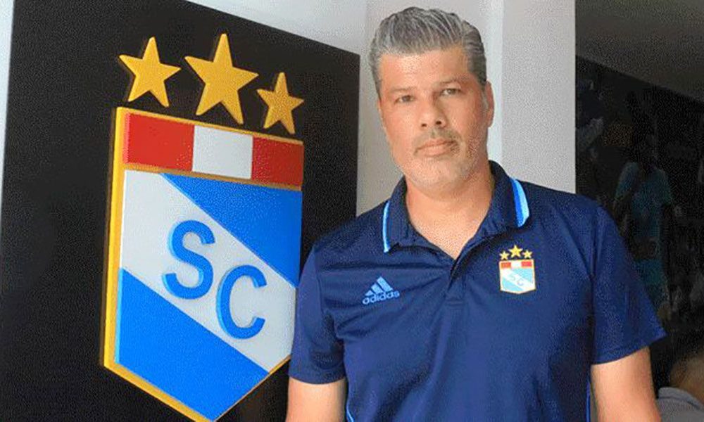 Carlos Benavides renunció a la presidencia del Sporting Cristal