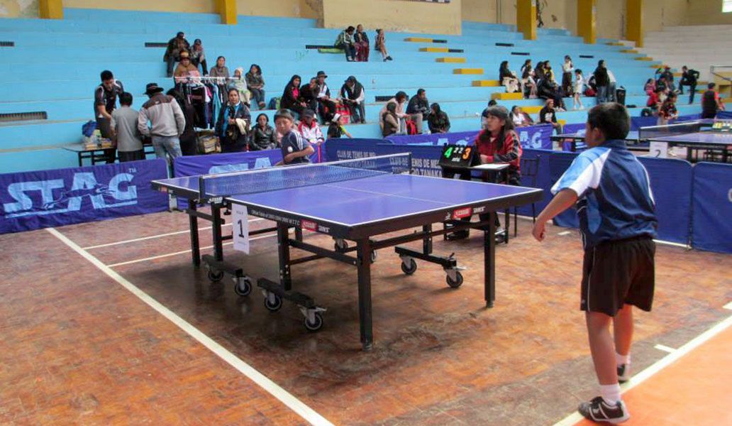 Festival de tenis de mesa en la ciudad de Puno