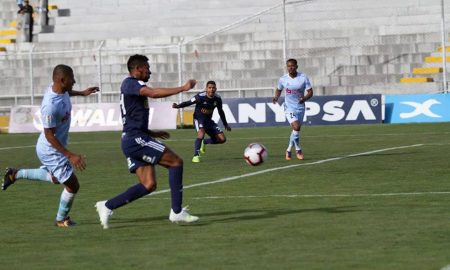 Real Garcilaso y Sporting Cristal igualaron ayer 1-1 en el inicio de la décima fecha.