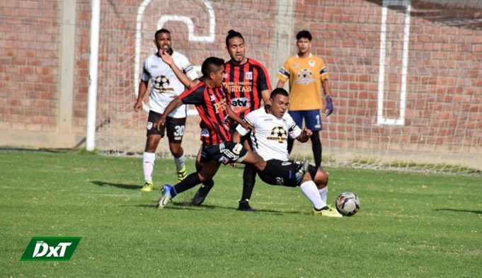 Guillermo "Gato" Velasco no pudo con la defensa de Orión FC.