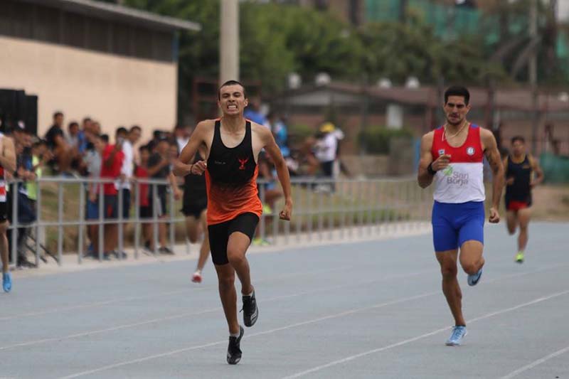 Marco Vilca campeona y bate dos récords en los 400 metros