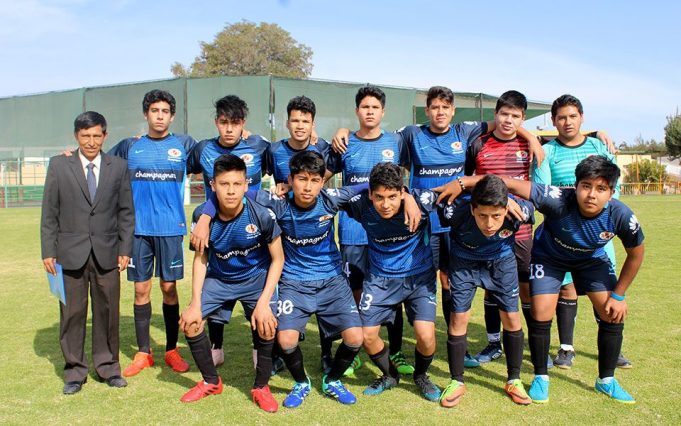 El colegio Champagnat no pudo frenar a su rival y fue sumiso.