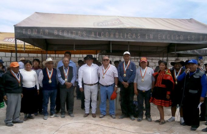 Los homenajeados por el alcalde de Santa Rosa.