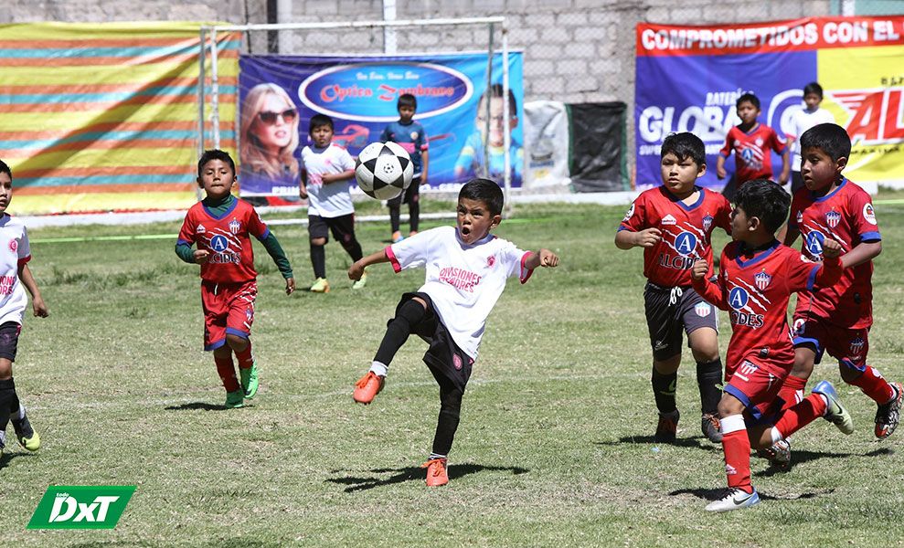Prosigue el torneo de fútbol de menores en la Copa Baterías Global y Alfa 2019