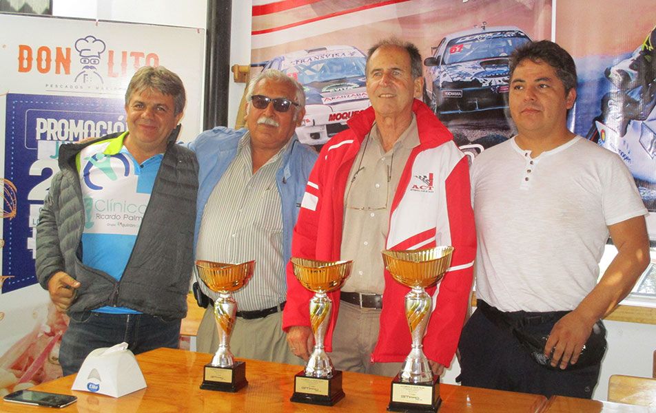 Organizadores, pilotos y preparadores se reunieron ayer en la presentación de la prueba.