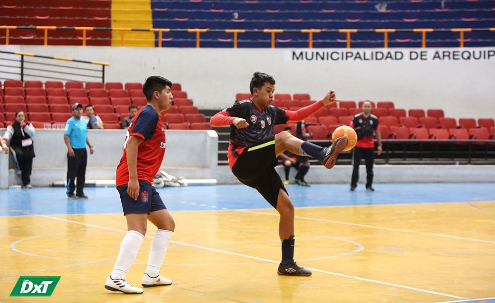 Goles, emociones y partidos reñidos en tercera fecha del futsal escolar varones en el Cercado