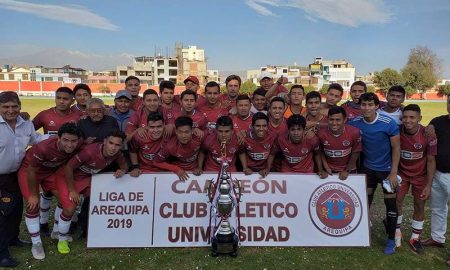 Alegría "universitaria": Atlético Universidad AQP alza la copa de campeón