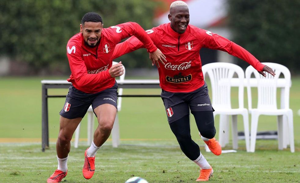 La selección nacional esta noche juega ante Costa Rica