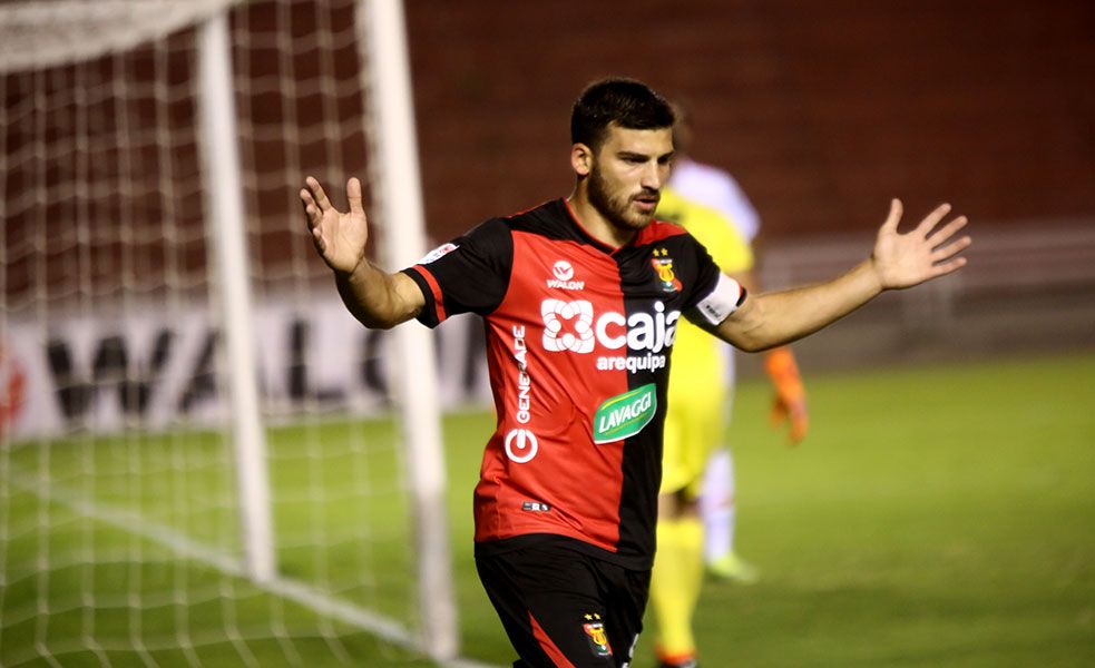 Bernardo Cuesta es el goleador del Torneo Apertura