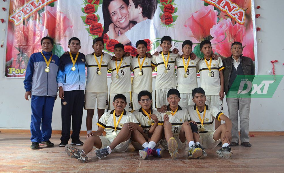 Colegio particular de San Miguel Ilave avanzó vóleibol varones sub-17.