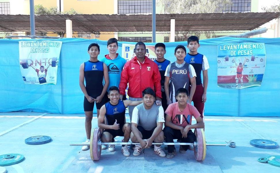 Selección de pesas del distrito de Cerro Colorado va a nacional.