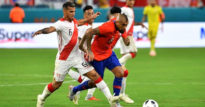La rivalidad futbolística entre Chile y Perú plasmada en seis episodios