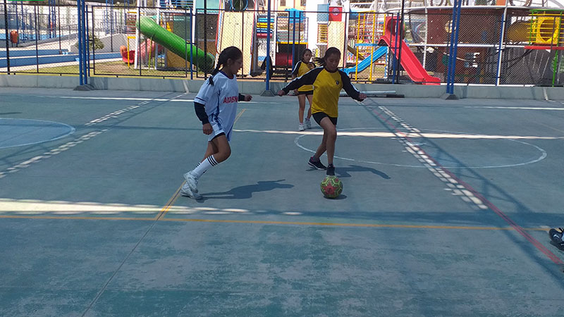 futsal. Acción en semifinales de Juegos Escolares