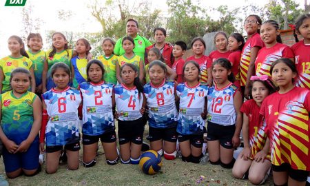 Las niñas de Mendel junto a las otras pequeñas que compitieron en Arequipa.