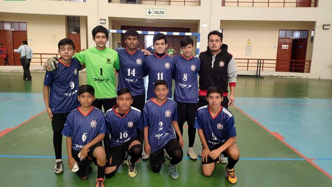 Talent School en el fútsal logró su primera victoria con goleada.