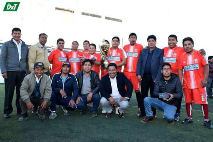 Campeones del torneo Inter Municipalidades de Azángaro.