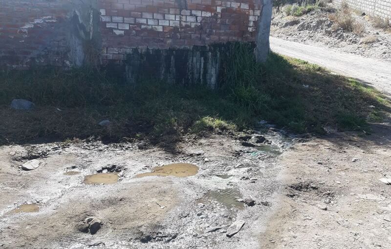 Arequipa: Aguas negras del complejo deportivo de Cerro Juli contaminan campos agrícolas