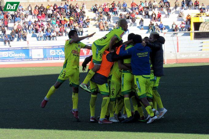 Credicop San Román celebró el gol de su atacante Jean Pierre Valdivia.