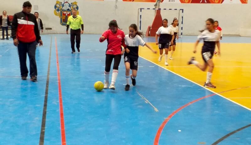 Resultados abultados y mucha acción en el futsal damas
