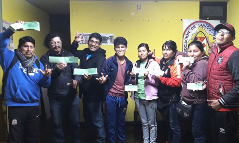Asociación de Sordos de Tacna organiza rifa con el fin de recaudar fondos.