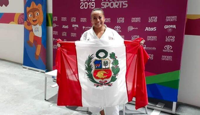 Ingrid Aranda terminó tercera en kata.