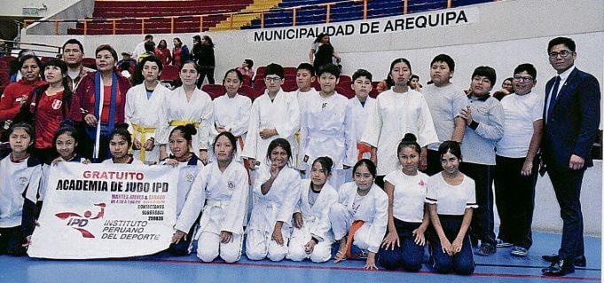 Los escolares que se preparan en la Academia del IPD-Arequipa.