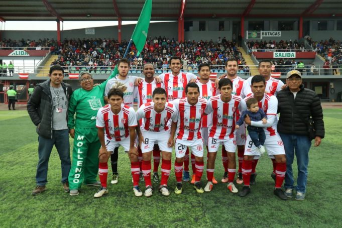 Oncena del Nacional de Mollendo que inició el partido.