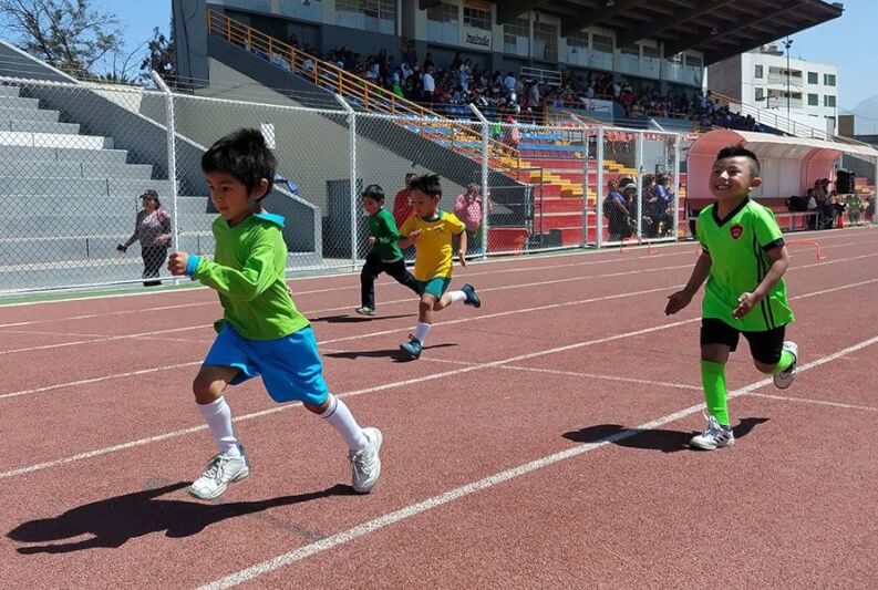 Los niños disputaron 4 pruebas en la disciplina de atletismo.