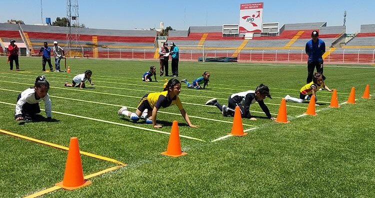 Alumnas disputaron las pruebas con gran destreza.