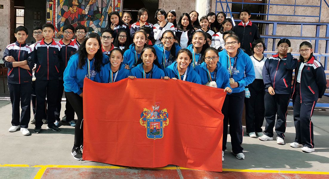 CAMPEONAS. Jóvenes lograron la medalla de oro en Lima
