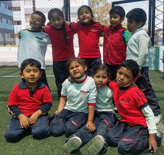 Todos los alumnos del colegio Fernando Vargas Ruiz de Somocurcio.