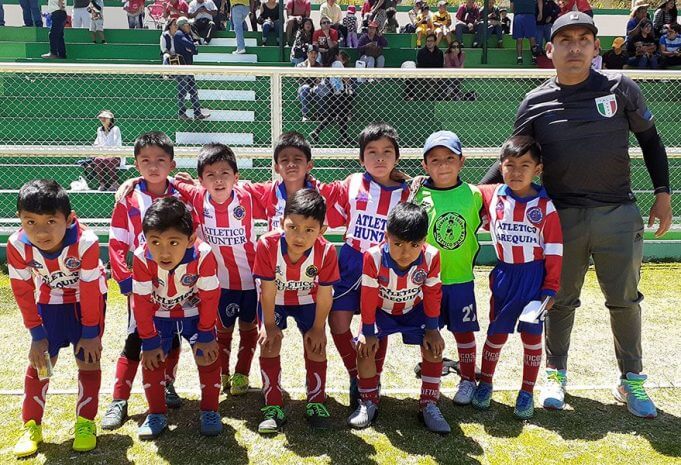 Los pequeñitos de la sub-6 del Atlético Arequipa de Hunter.