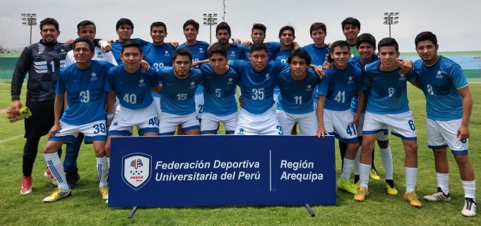 El plantel completo de la Universidad La Salle.