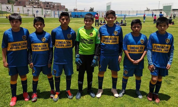 Los jugadores del Boca Arequipa sub-12 