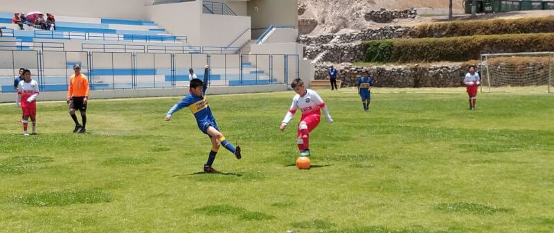 EMPEÑO. Se jugaron los partidos de ida del torneo Creciendo con el Fútbol.