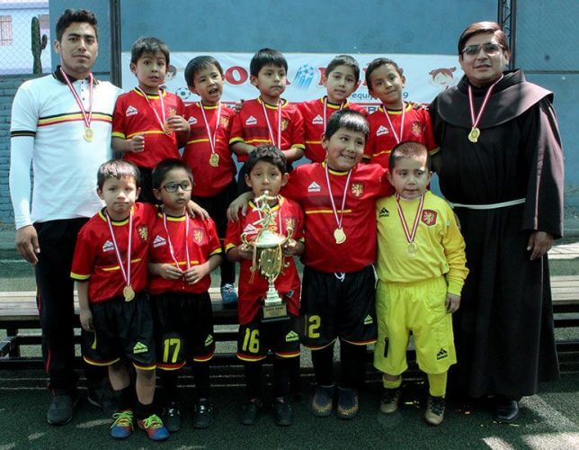 Colegio Santa Clara, los campeones de fulbito varones.