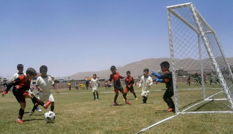 Niños muestran habilidades en Copa de Campeones