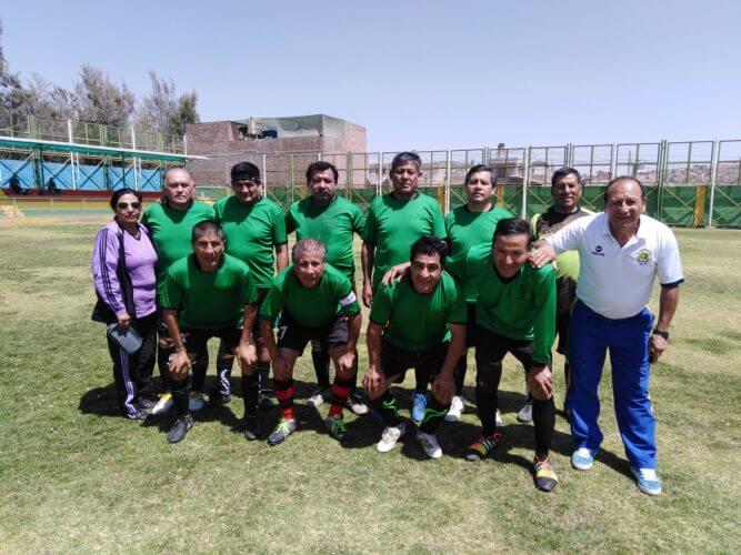 Cuadro de Dos y Dos Más que marcha segundo en la tabla.