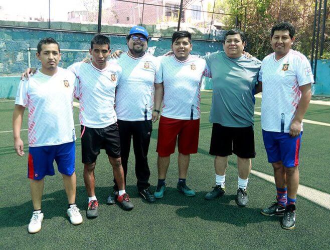 Sin Fronteras clasificó a cuartos pero perdió por penales.