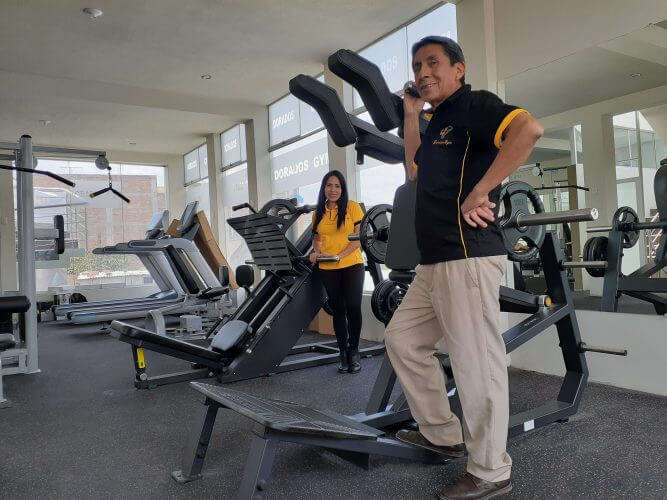 Alta tecnología en las máquinas para los deportistas.