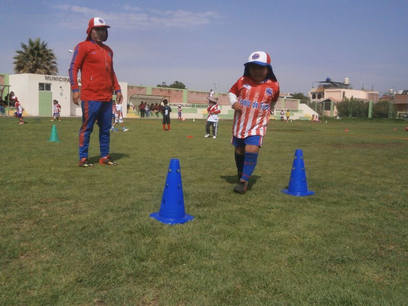 EDUCACIÓN EMOCIONAL. Psicólogo deportivo Franz Rivera sostiene que la práctica deportiva ayuda a manejar las frustraciones