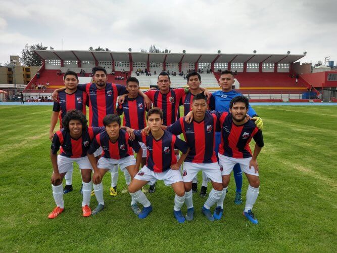 La oncena titular del Piérola Junior antes del partido.