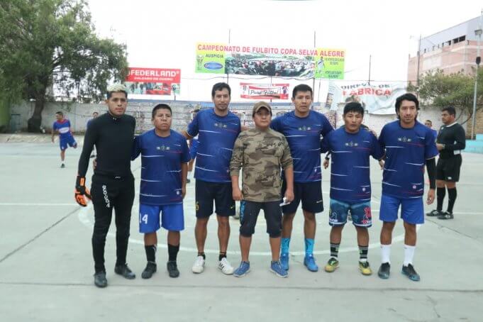 El elenco del Centro Odontológico Cideo antes del partido.