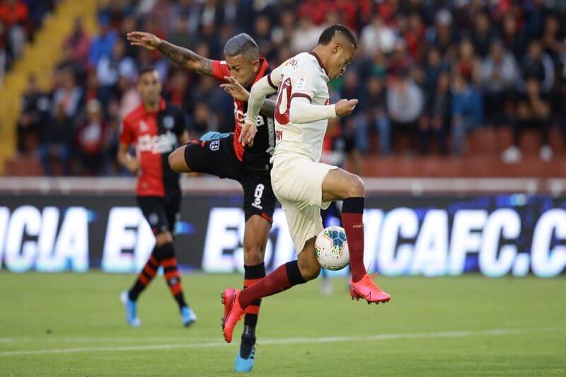 se alistan. Jugadores extranjeros son sometidos a pruebas moleculares y cuarentena para volver al fútbol